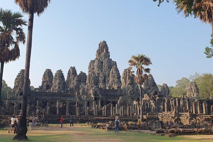 Tour di un'intera giornata dei templi di Angkor Wat con prelievo
