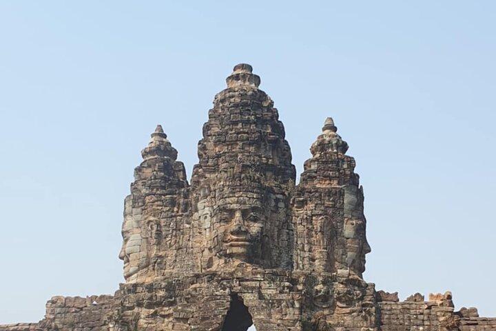 Tour de día completo a los templos de Angkor Wat con recogida