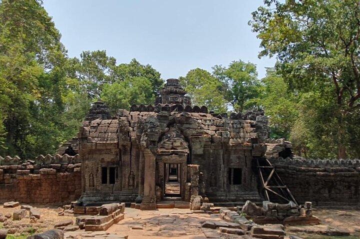 Tour de día completo a los templos de Angkor Wat con recogida