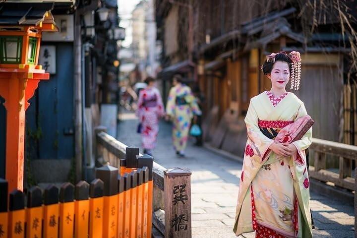 京都6時間プライベートガイドツアー＆和弓体験