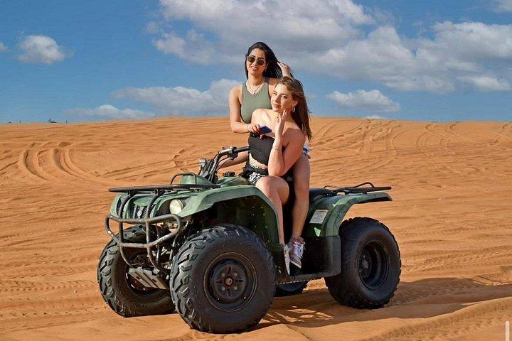 ドーハ：砂漠のスリル – クアッドバイク、ラクダ乗り、デューンバッシング