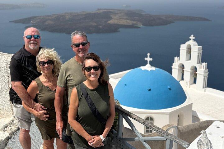 Tour privado à medida de Santorini com um motorista local