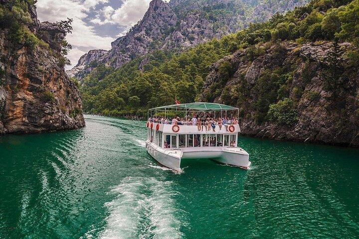 Recorrido en barco por el Cañón Verde desde un lado – Recogida en hotel todo incluido