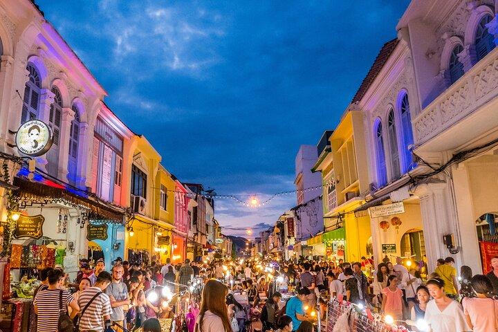 Phuket Discovery com Almoço: Grande Buda, Cidade Velha e Mercado Domingo