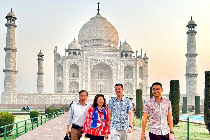 Agra: Biglietto d'ingresso rapido al Taj Mahal + visita guidata opzionale