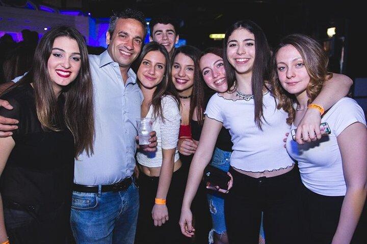 Descubra bares e vida noturna em Milão