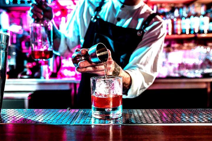 Descubra bares e vida noturna em Milão