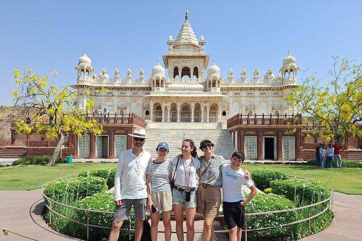 Jodhpur Heritage Pvt Tour : Monuments, Step Well & Local Bazaar