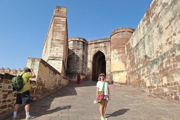 Jodhpur Heritage Pvt Tour : Monuments, Step Well & Local Bazaar