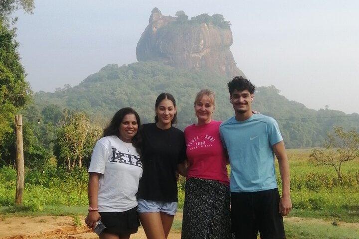 Colombo , trasferimento da Negombo a Trincomalee e Safari