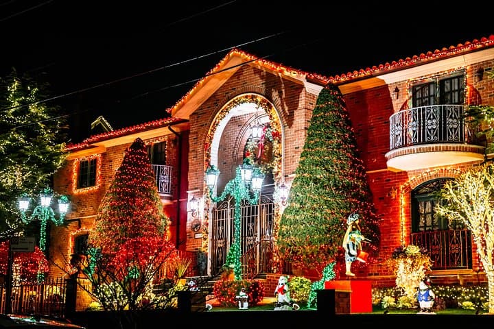 NYC Holiday Lights and Dyker Heights Luxury Bus Tour