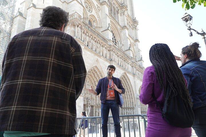 Visite guidée intérieure de Paris Notre-Dame avec accès groupé programmé