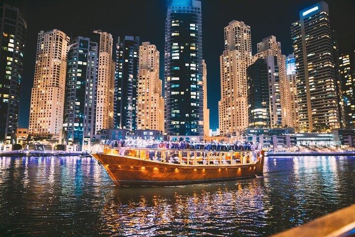 Restauranter i nærheden af Dubai Marina Dhow Cruise Dinner