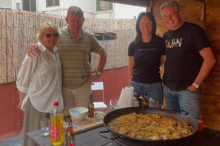 Vivi l'arte dell'autentica paella valenciana