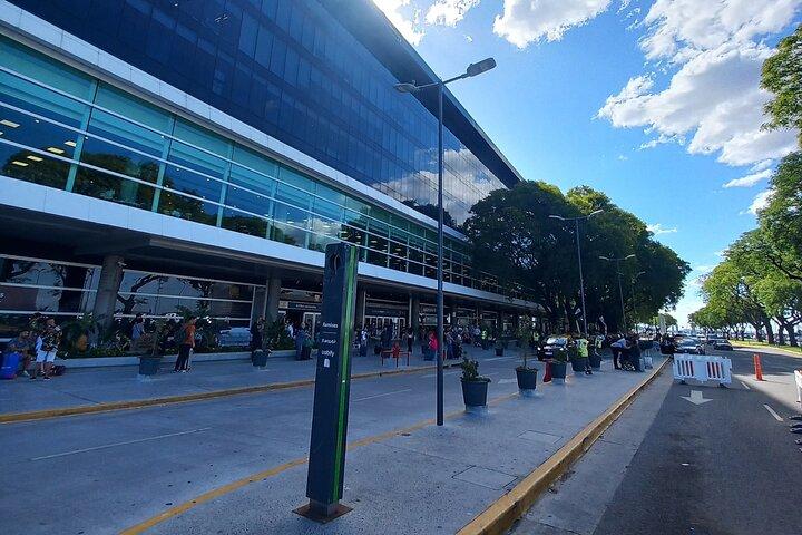 Serviço de carro privado entre os aeroportos de Buenos Aires EZE ↔ AEP