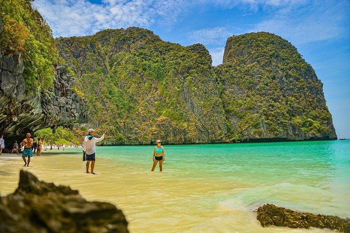 Excursion d'une demi-journée à Phi Phi avec Maya Bay en bateau longue queue au départ de Phi Phi