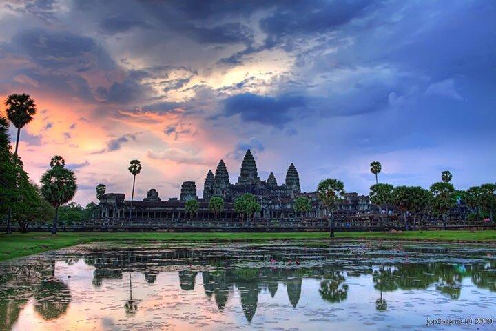 Angkor Wat Sunrise Tour