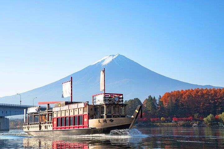 Mt Fuji Tour to Oshino, Kawaguchiko Cable Car & Matcha Experience