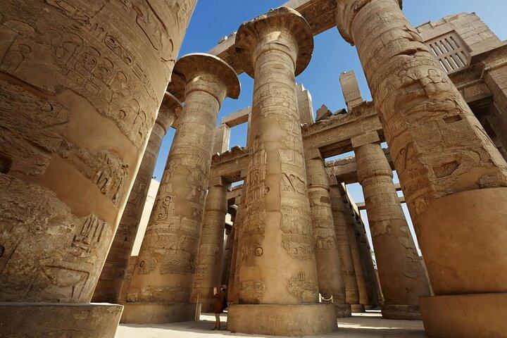 Från Kairo en privat dagstur Luxor, flyg, lunch, allt ingår