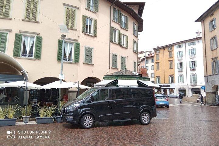 Privater Transfer bis zu 8 Personen von Mailand nach Florenz