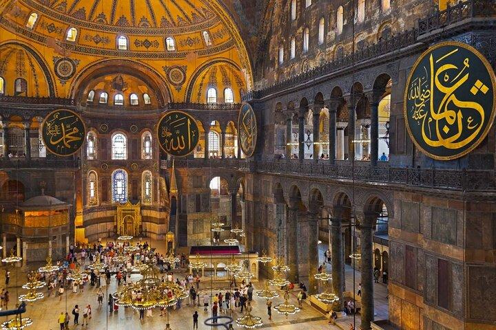 Istanbul Highlights Tour: Hagia Sophia, Blue Mosque & Old City