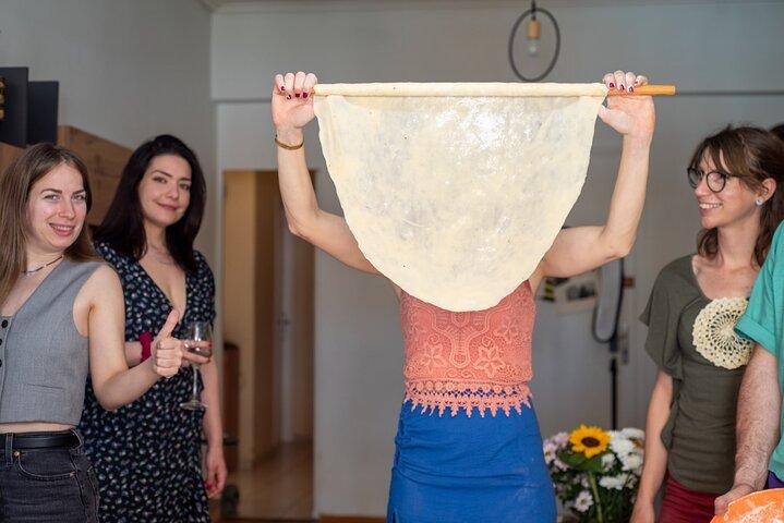 Clase de cocina en Atenas: Aprende el arte de Phyllo con Christina