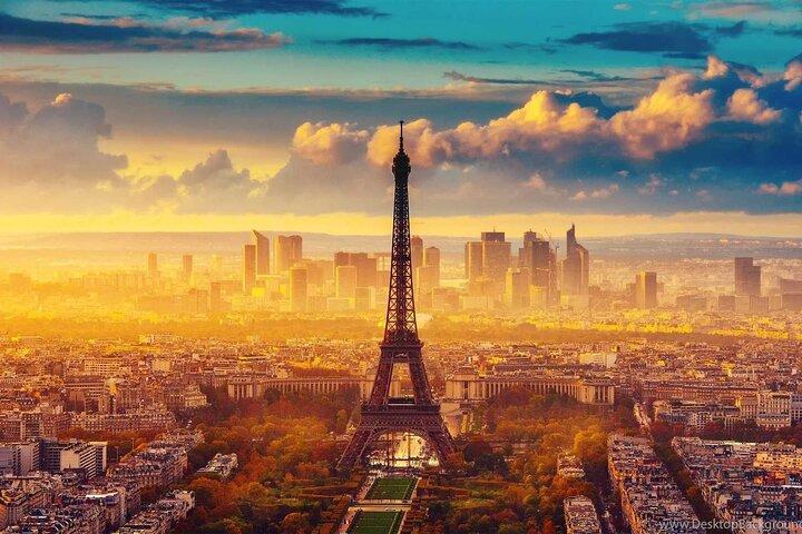 Private Eiffel Tower Summit Guided Tour by Lift (All Floors)