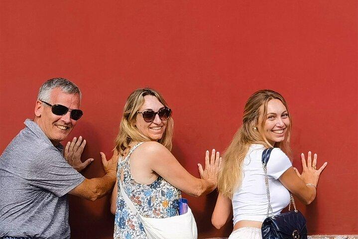 Visites interdites en petit groupe City&T-Square avec billet (Guide Anglais/Esp)