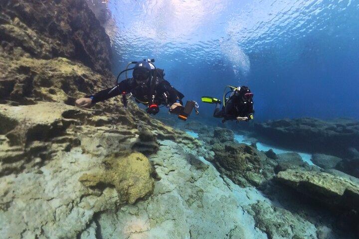 Adventure Dive - mergulho privativo guiado em túneis e cavernas
