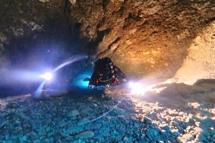 Adventure Dive - mergulho privativo guiado em túneis e cavernas