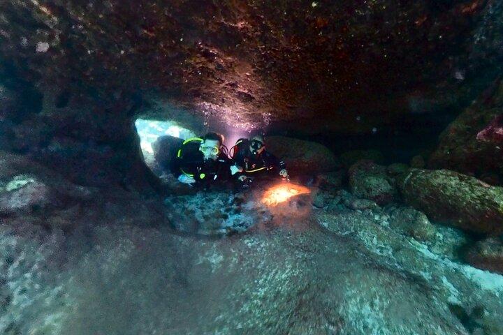 Adventure Dive - mergulho privativo guiado em túneis e cavernas