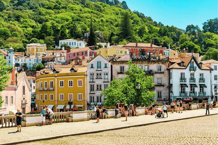 Visite de Sintra et Lisbonne en petit groupe avec billet Pena Park en van