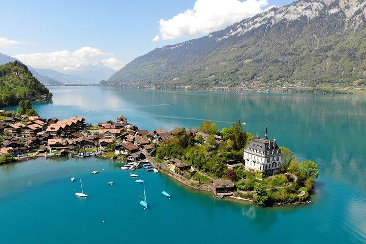 De Bâle: Visite privée d'Interlaken, croisière sur le lac, chutes de Giessbach