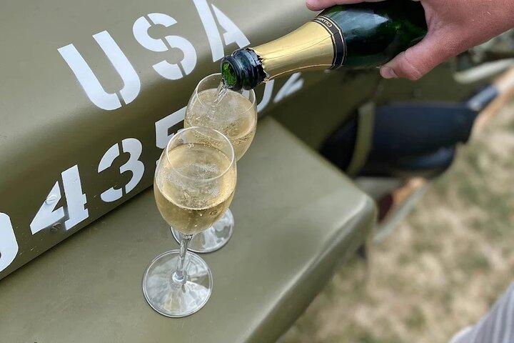 シャンパーニュのブドウ畑でのジープツアーと試飲