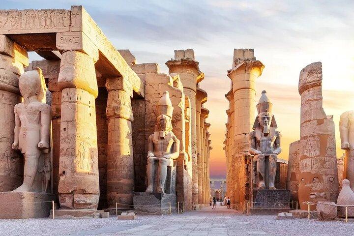 Au départ du Caire Excursion privée à Louxor d'une journée avec Guide et vols
