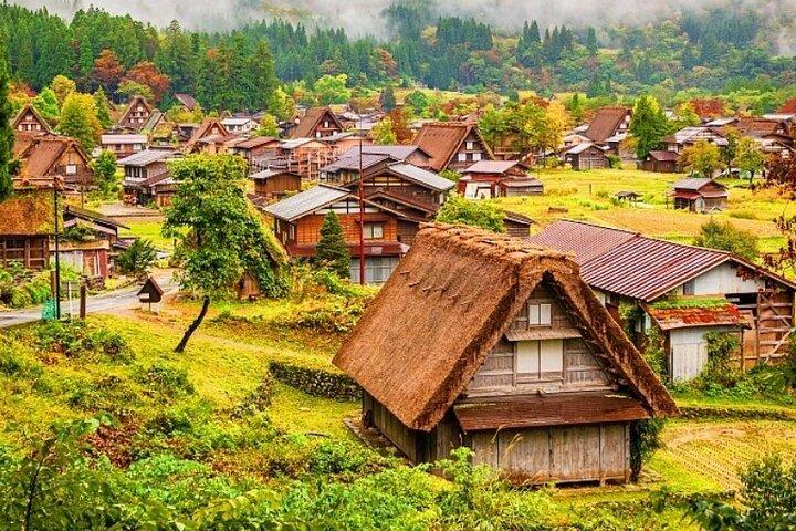 Shirakawa-go + Hida Takayama Day Tour dalla stazione di Nagoya