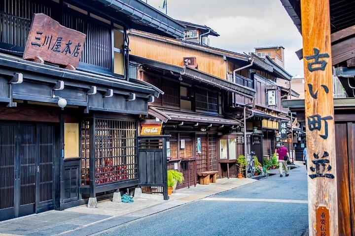 Shirakawa-go + Hida Takayama Day Tour dalla stazione di Nagoya