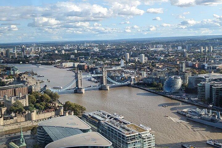 テムズ川沿いプライベートロンドンウォーキングツアー（現地ガイド付き）