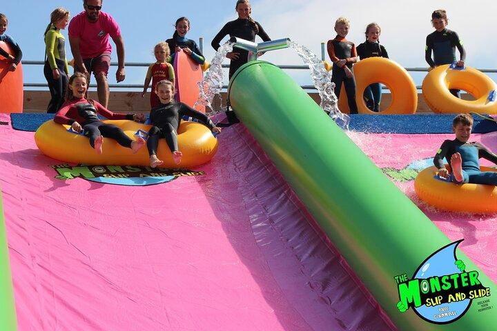 Um monstro 360ft deslizamento e deslizamento em Barnstaple, North Devon