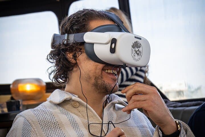 Amsterdam: Luxury Canal Cruise with Historic VR Experience