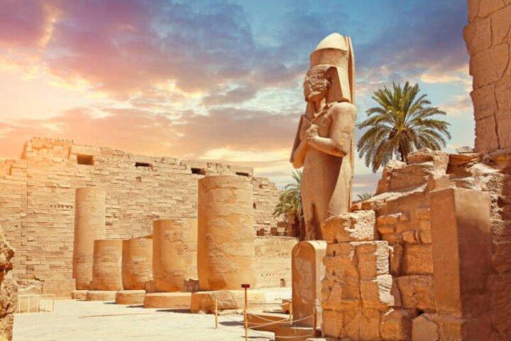Aproveite Luxor em um tour privado de um dia pelas margens ocidentais do Nilo