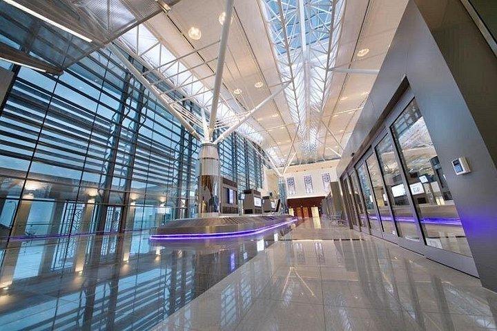 サラーラ空港（SLL）からサラーラ市内へのプライベート送迎