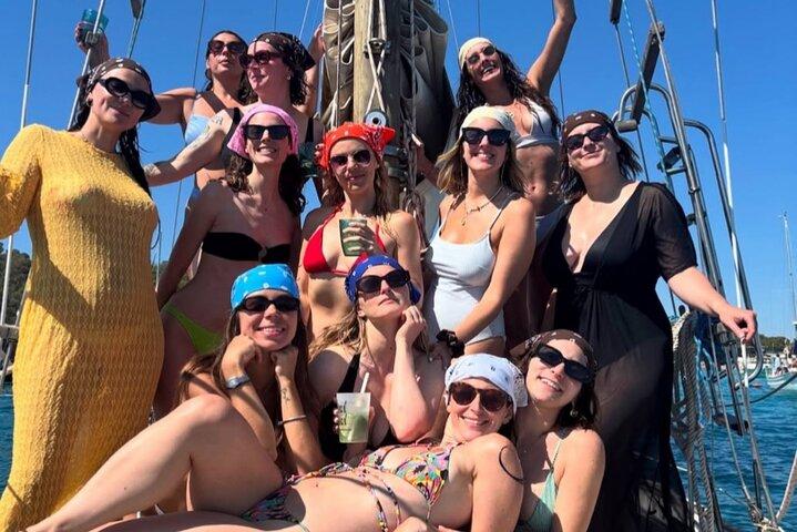 Sail tour tapas day chárter boat trip private sailing pirate
