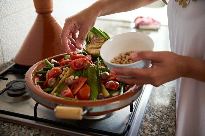 Clase de cocina en Atlas Mountains Village con chef marroquí