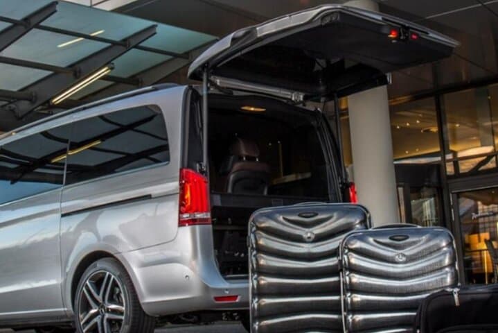 From/To Athens - Piraeus Port Transfer with Private Minivan