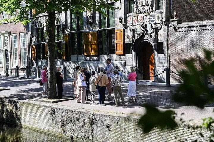 3 Course Walking Dinner in Delft with Guided Tours in Between