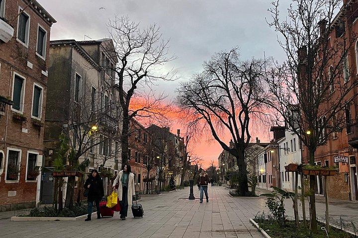 Descubra Veneza ao pôr do sol
