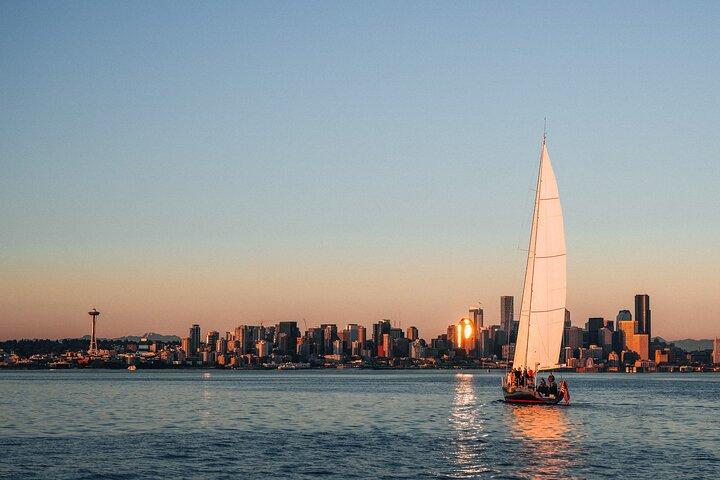 Seattle's Original Sunset Sail (Est. 1984) - Bateau de 70 pieds - BYOB