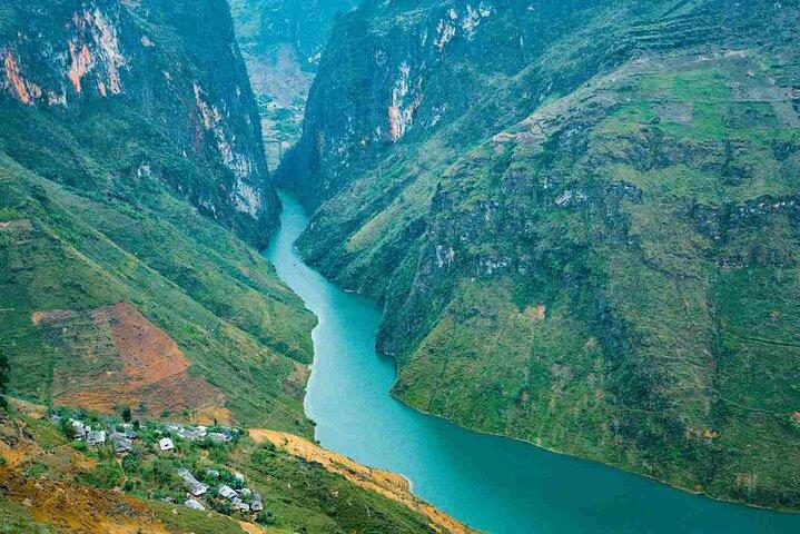 Explore Tuyen Quang on 4-Day Shared Hanoi Tour