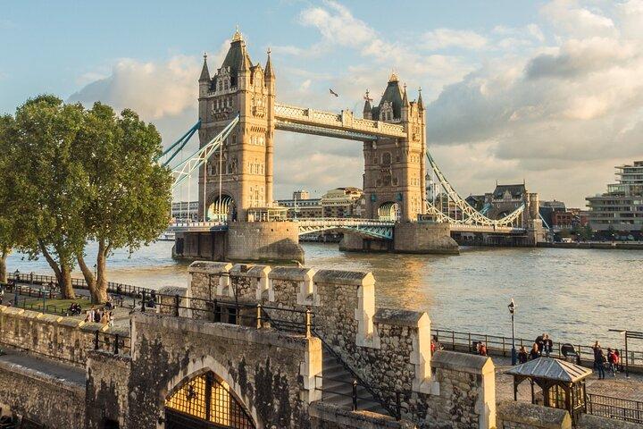 ヒースロー空港からロンドンまでの5時間のプライベートツアー